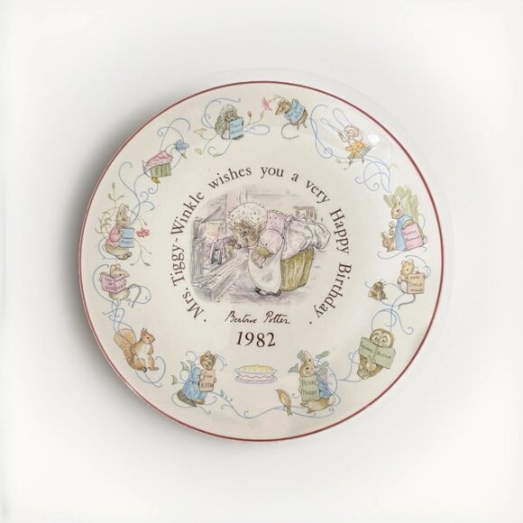 1982 BEATRIX POTTER NURSERY WARE BY WEDGWOOD. MRS.TIGGY WINKLE BIRTHDAY PLATE - Picture 3 of 4